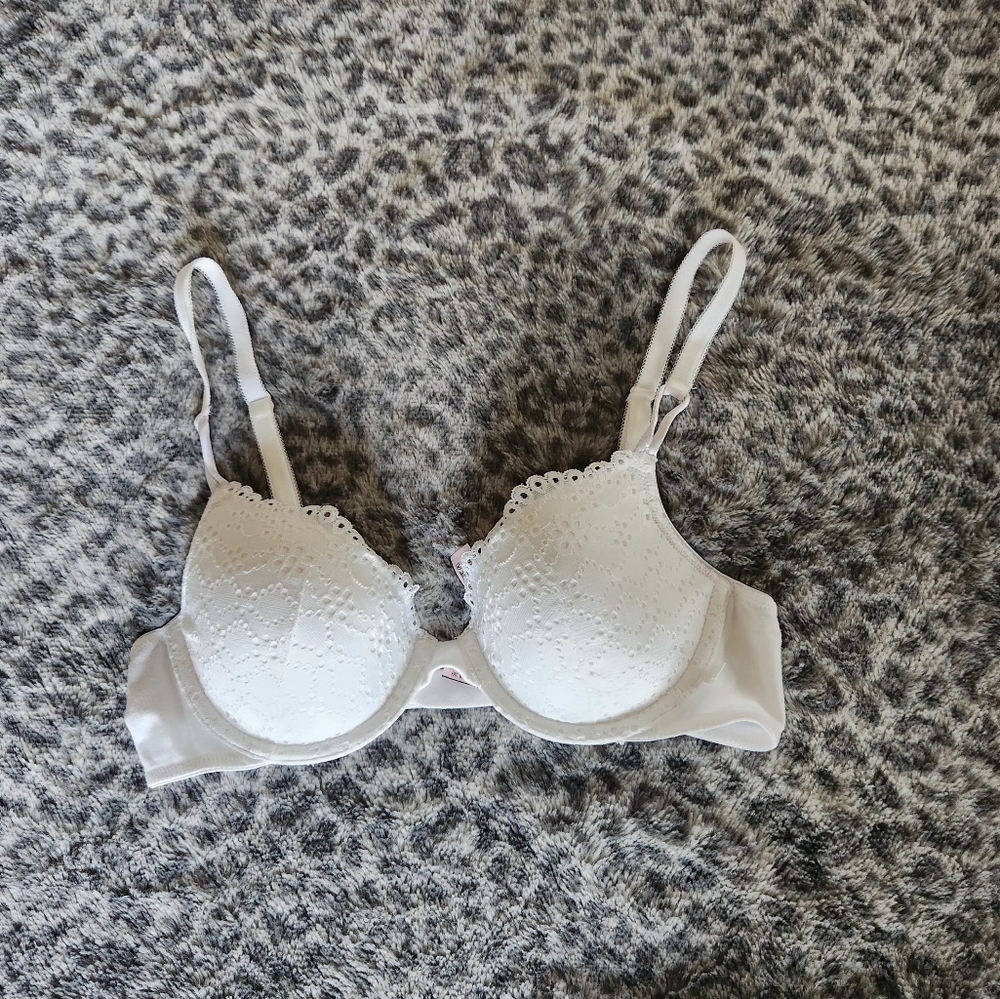 Victoria's Secret 34B bra